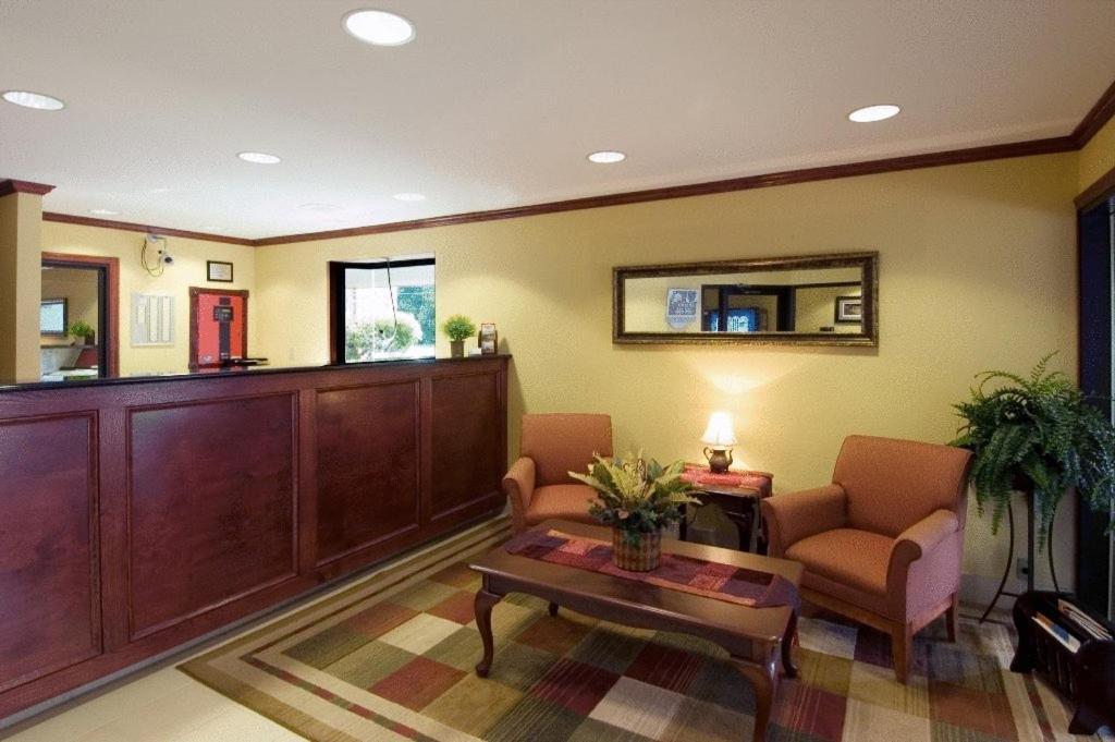 Varsity Inn Osu South Колумбус Экстерьер фото